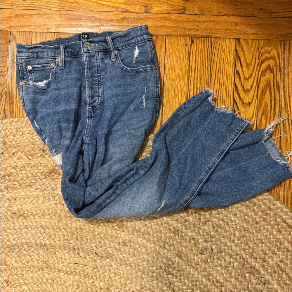 GAP Women's Blue Distressed Jeans Size 2/26
